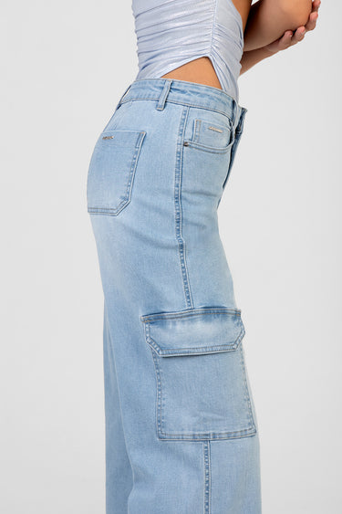 blue jean traders wide leg jeans in light wash with back pockets and a cargo pocket on the thigh