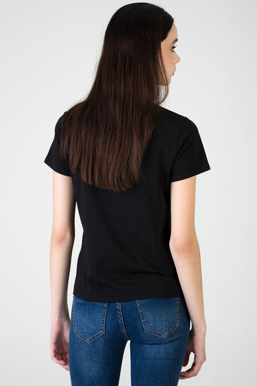 back view of blue jean traders black short sleeve t shirt worn with blue jeans