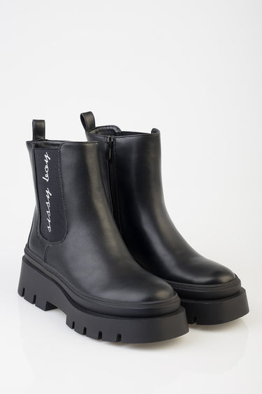 CHELSEA BOOTS